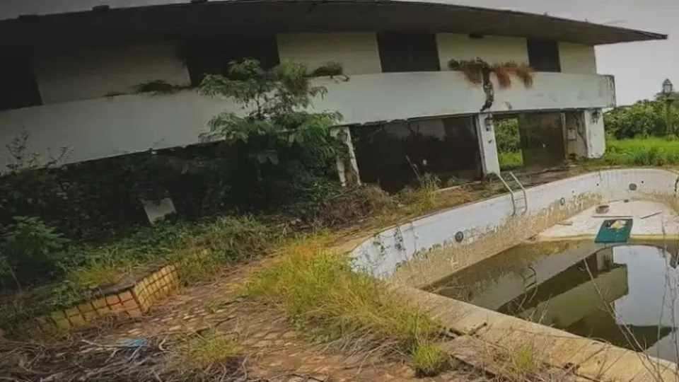 Mansão abandonada de Hebe Camargo com dívida de R$ 1,5 milhão vai a leilão